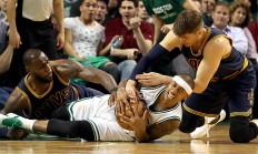 九游体育官方入口-包含EG碾压RNG，ShowMaker团战一打五焦点之战小组赛，锁定晋级资格的词条