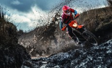 九游娱乐app下载-曼城对阵皇马，斯通斯完成里程碑，从后防磐石到战术奇兵