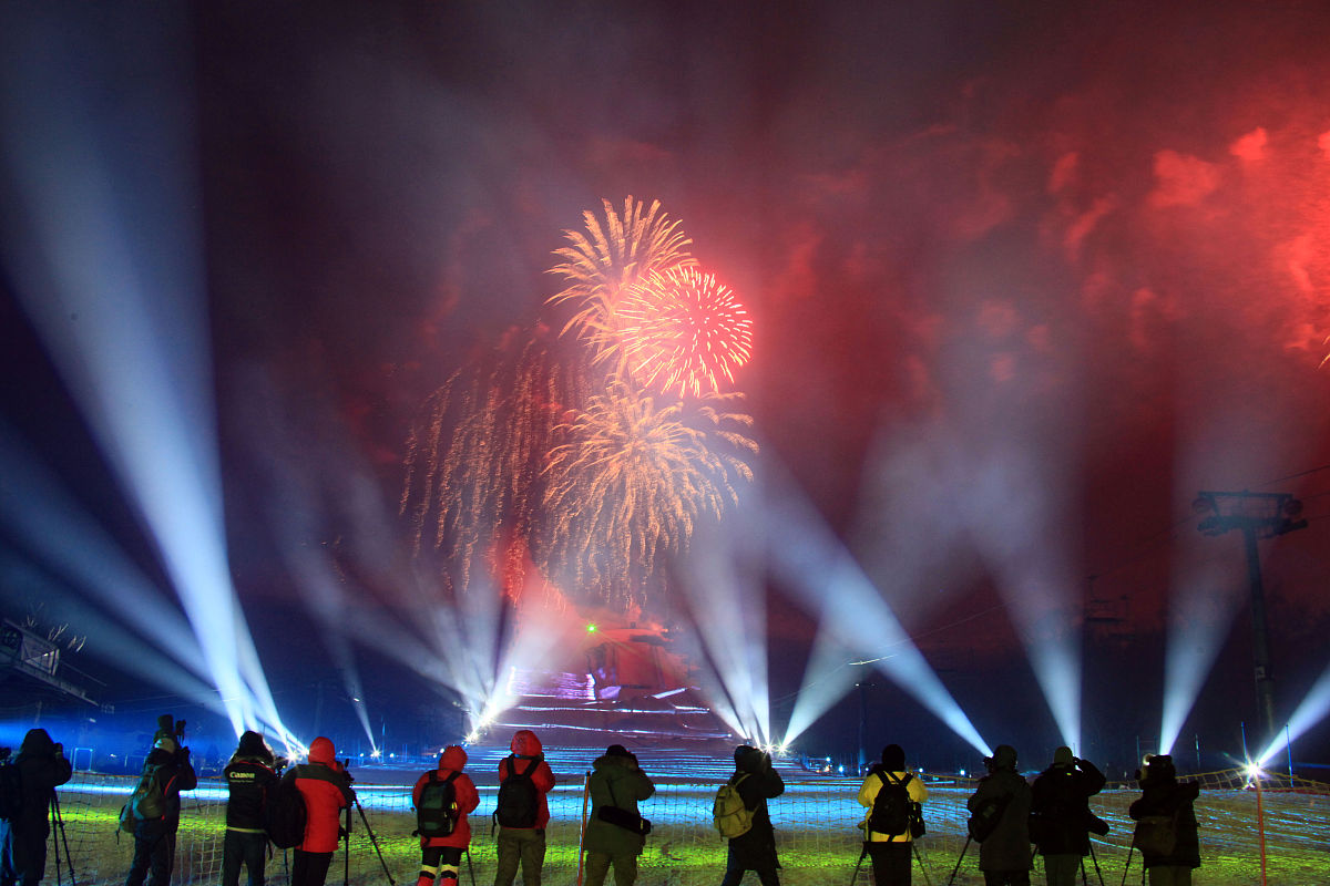 现场气氛火爆，精彩瞬间一览无余