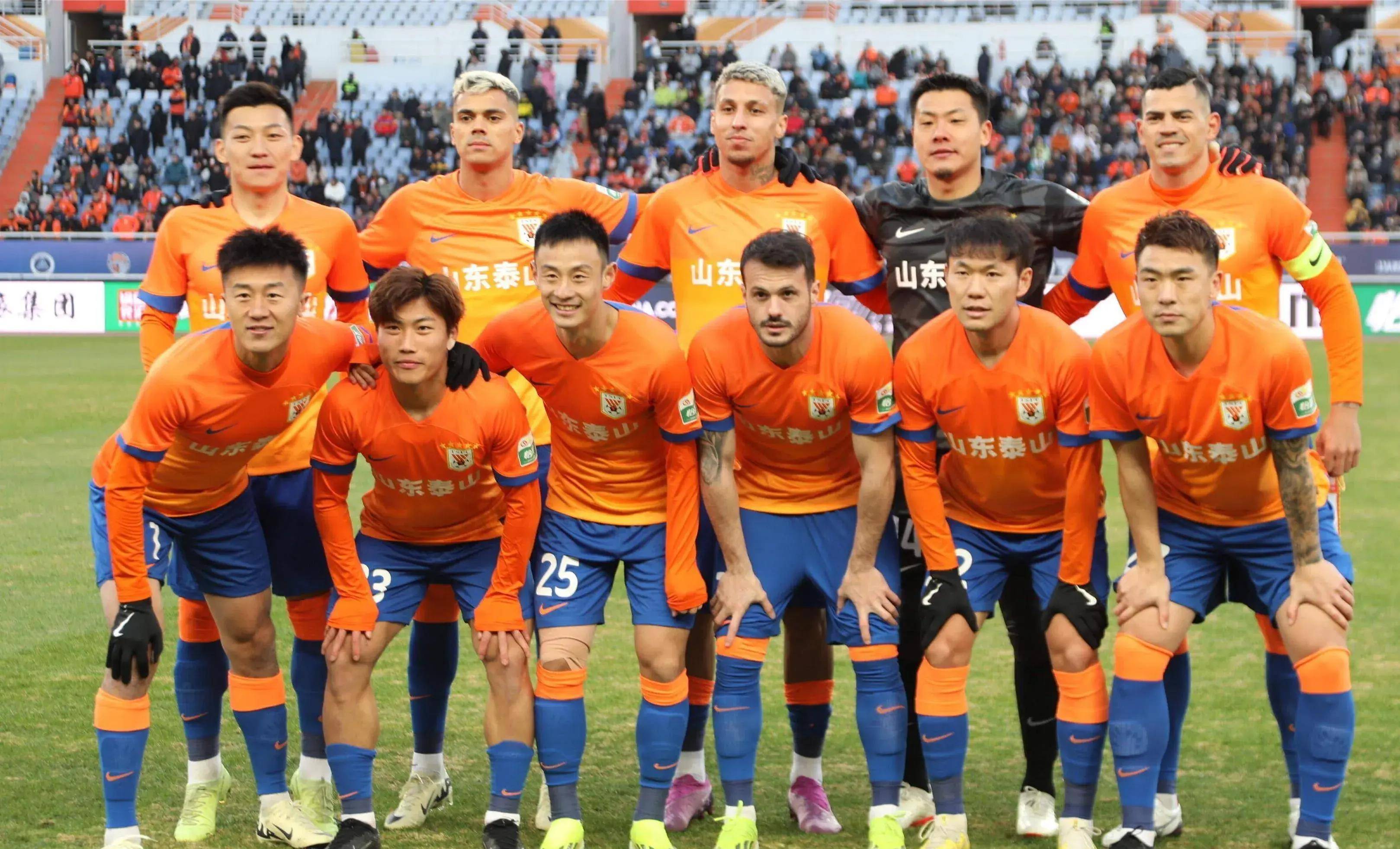 足球比赛进入紧张关键阶段,局势逐渐明朗的简单介绍 足球比赛进入紧张关键阶段,局势逐渐明朗的简单介绍