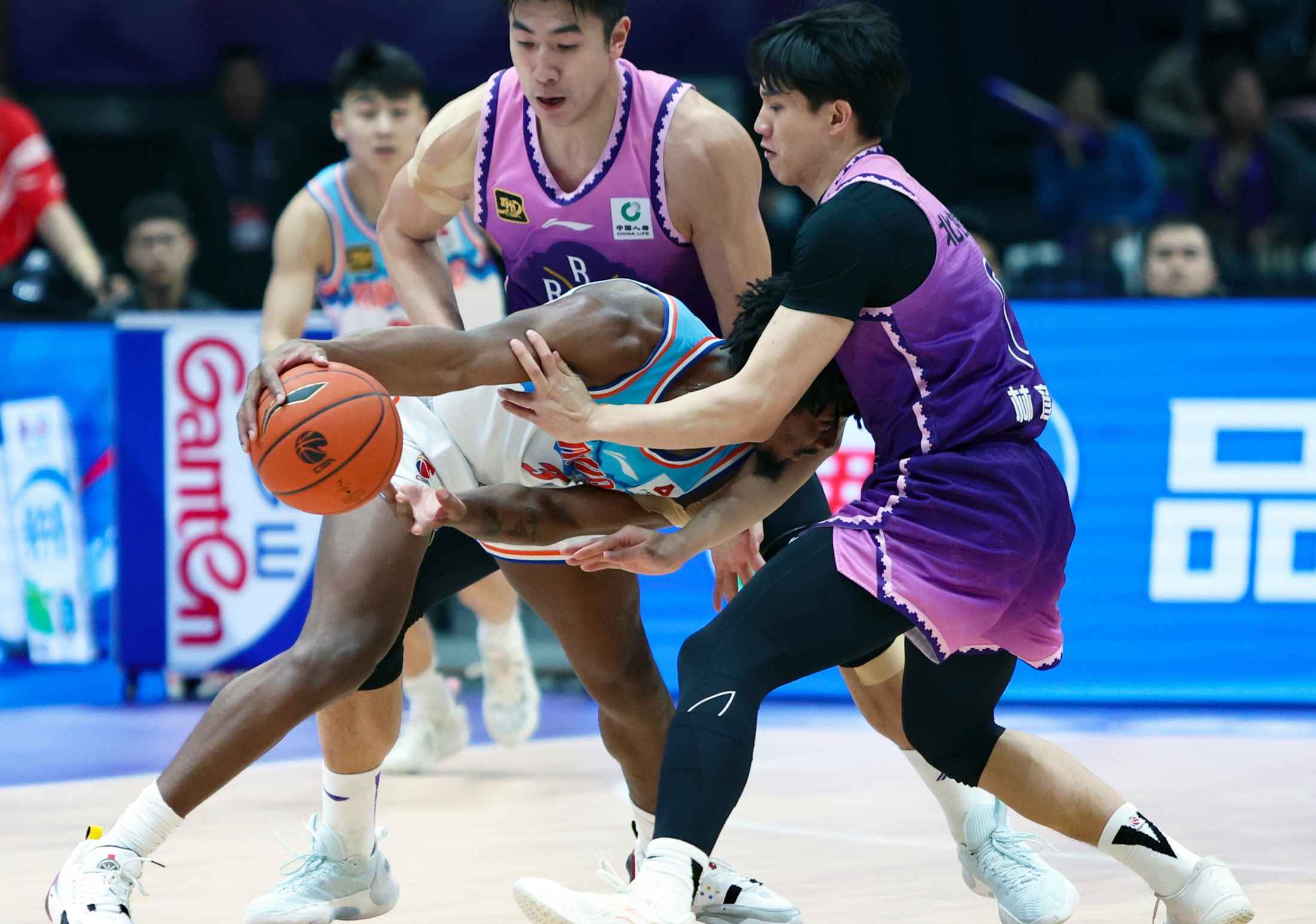 山西队战胜辽宁新乡队，冠军梦再添一层的简单介绍