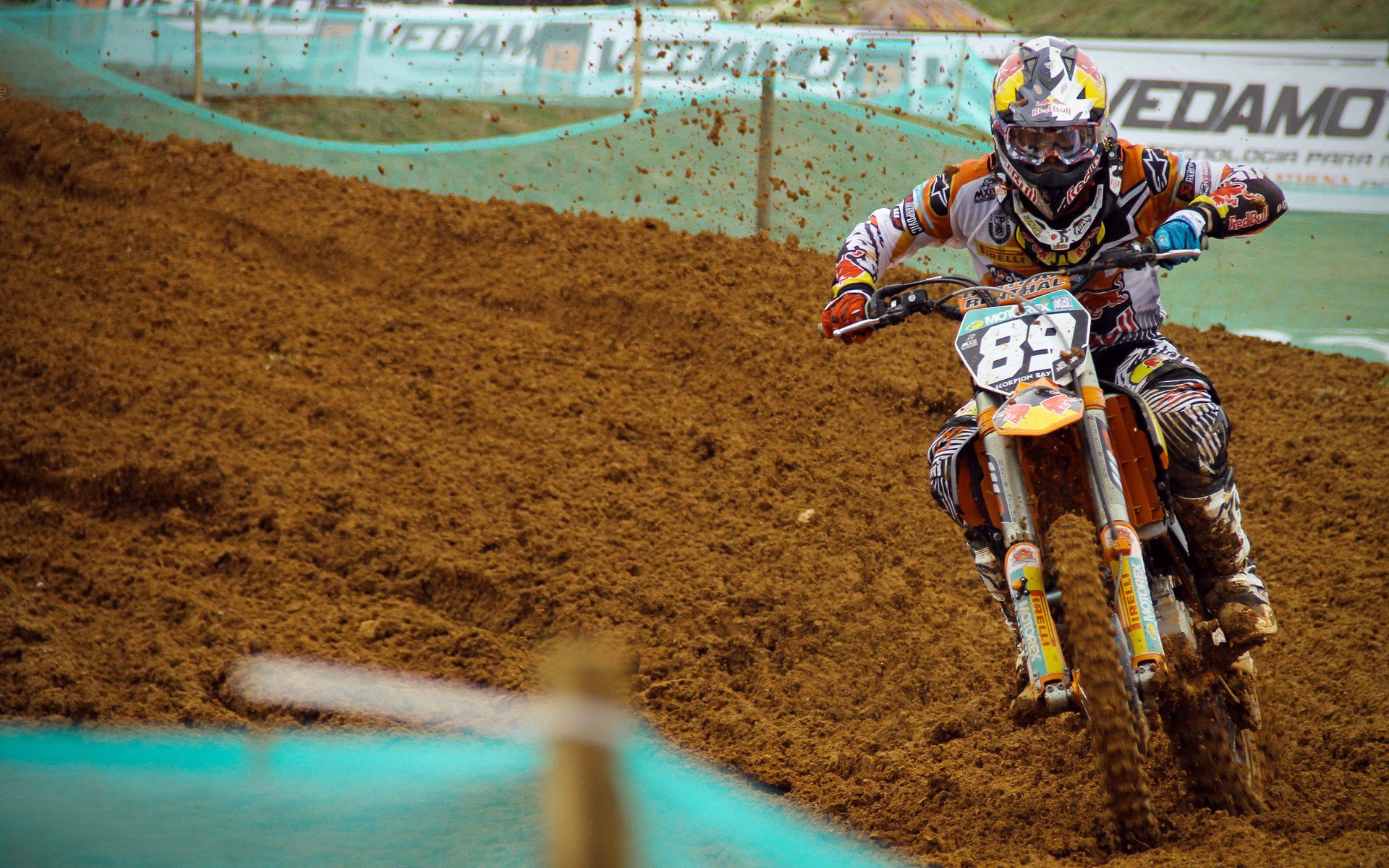 赛道与球场,F1揭幕战与CBA焦点战的激情碰撞